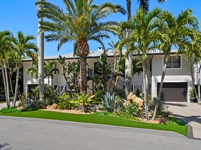 767 Tropical Circle, House other with 5 bedrooms, 5 bathrooms and null parking in Sarasota FL | Image 2