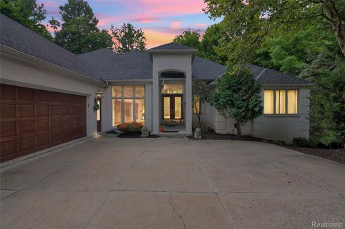 43564 Scenic Ln, Northville, MI, 48167-8927 | Card Image