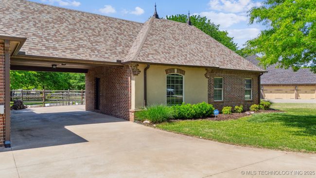 6922 Hackberry Rdg, House other with 5 bedrooms, 5 bathrooms and null parking in Owasso OK | Image 67