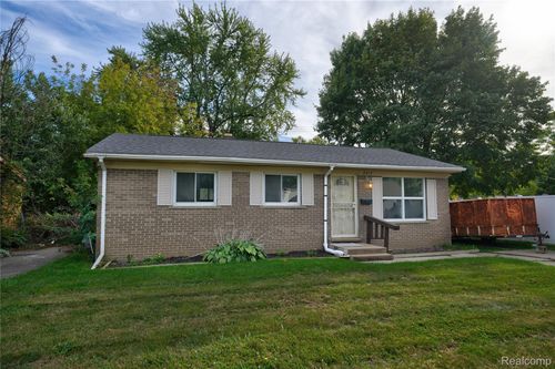 2017 Chateau Dr, Flint, MI, 48504-1650 | Card Image