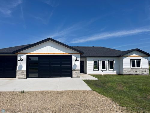 106 Pine Dr, Hankinson, ND, 58041-4466 | Card Image
