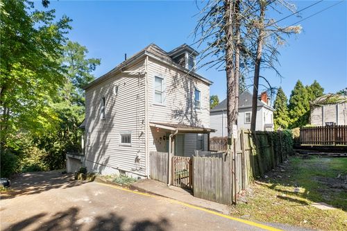 228 Sylvan Walk, Ben Avon, PA, 15202-2135 | Card Image