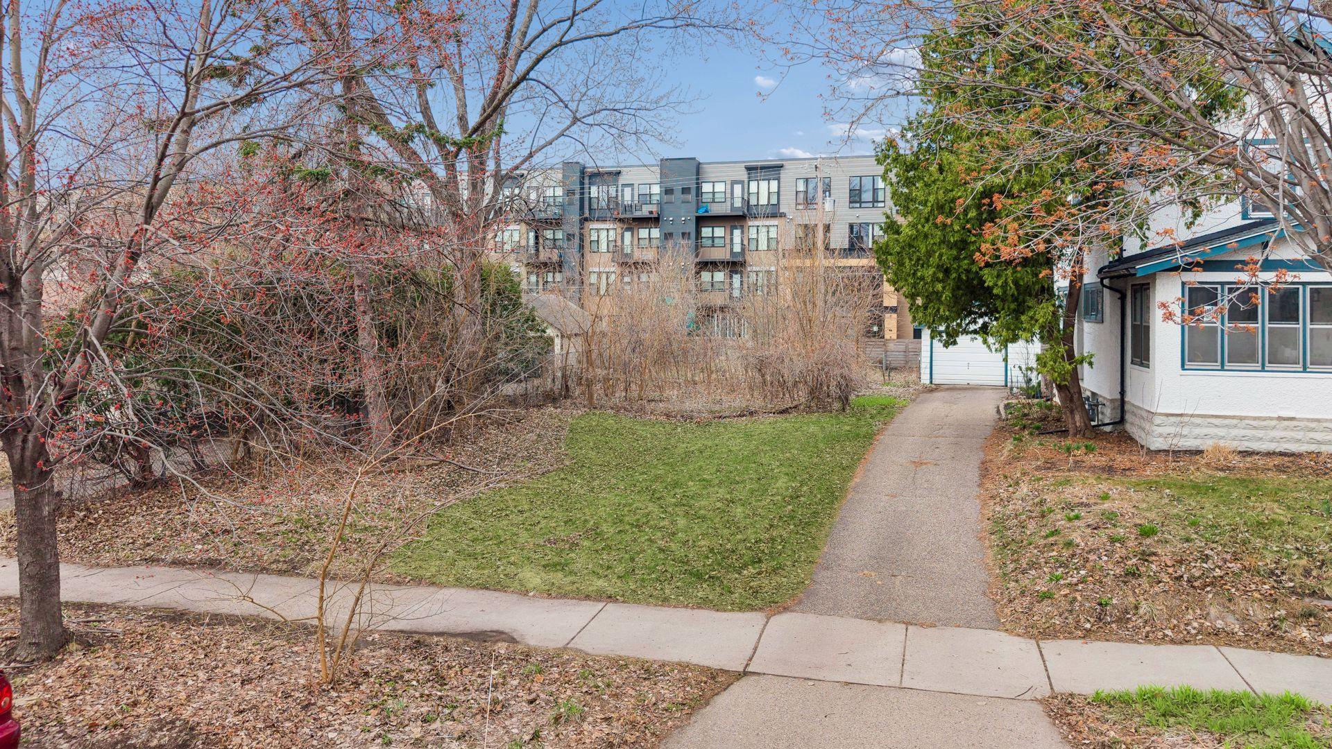 Land in Saint Paul