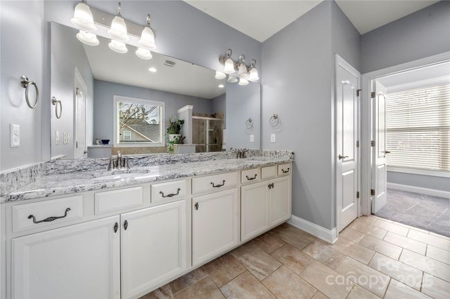Second Primary Bath on the main level | Image 19