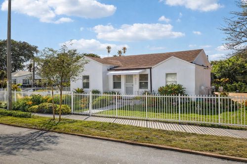 6402 Nw 8th Ave, Miami, FL, 33150-4352 | Card Image