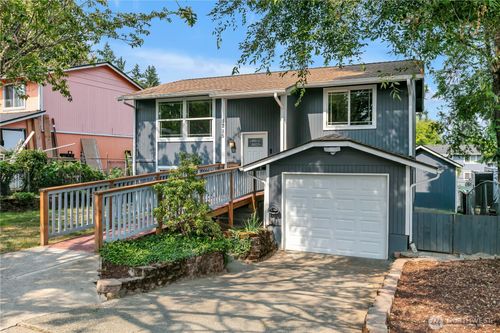 1215 E 62nd St, Tacoma, WA, 98404-2416 | Card Image