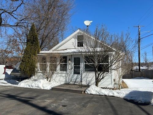 2 Blackstone St, Shrewsbury, MA, 01545-4609 | Card Image