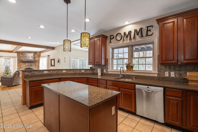 Kitchen granite countertops installed in 2016 | Image 10