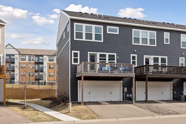 641 Village Dr, Townhouse with 4 bedrooms, 4 bathrooms and null parking in New Brighton MN | Image 33