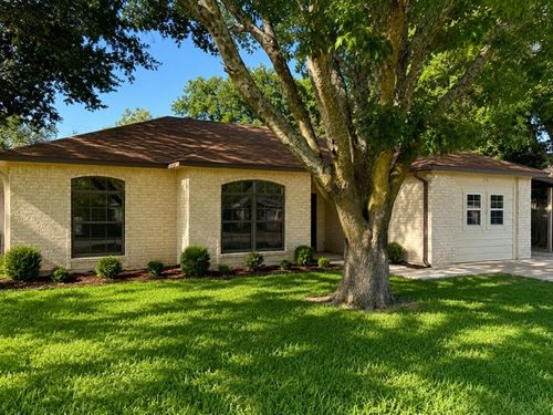 216 Monica St, Glenn Heights, TX, 75154-8592 | Card Image