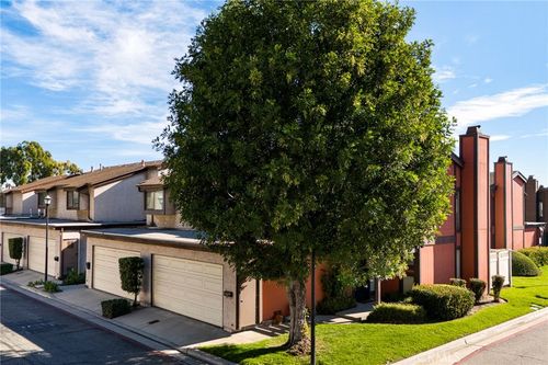 9910 Aspen Cir, Santa Fe Springs, CA, 90670-3563 | Card Image