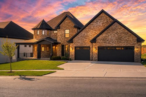 413 Weston Park, Lexington, KY, 40515-5725 | Card Image
