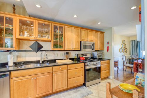 7 Birkdale Court, Poughkeepsie (Town), NY, 12603 | Card Image