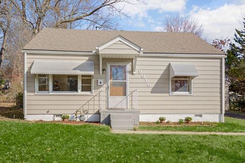 9616 E 66th St, Raytown, MO, 64133-5838 | Card Image