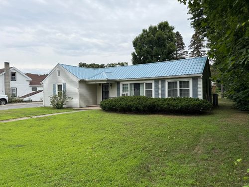 43 Kent St, Keeseville, NY, 12944-1216 | Card Image