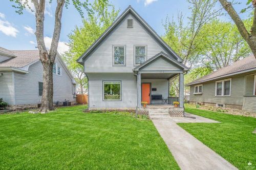 1012 Pierre St, Manhattan, KS, 66502-5449 | Card Image