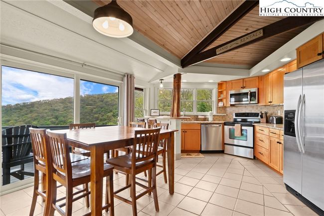 104 Longview Ct, House other with 2 bedrooms, 3 bathrooms and null parking in Seven Devils NC | Image 11
