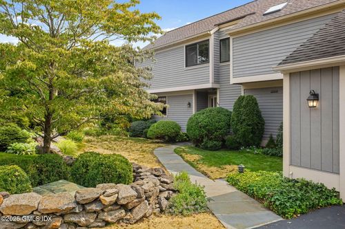 402-402 W Lyon Farm Dr, Greenwich, CT, 06831-4358 | Card Image