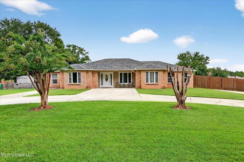 14916 Dismuke Ave, Biloxi, MS, 39532-5732 | Card Image
