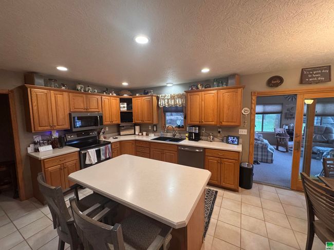 951 Springbrook Dr, House other with 3 bedrooms, 3 bathrooms and null parking in Hinton IA | Image 9