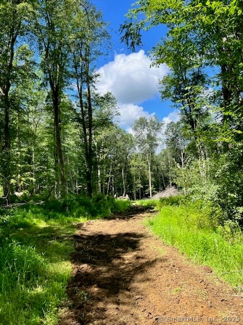 31 Pautipaug Ln, North Franklin, CT, 06254-1208 | Card Image