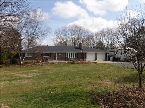 1032 Mercer Rd, Beaver Falls, PA, 15010-6825 | Card Image