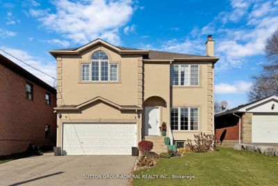 18 Sunset Trail, House other with 4 bedrooms, 4 bathrooms and 9 parking in North York ON | Image 1