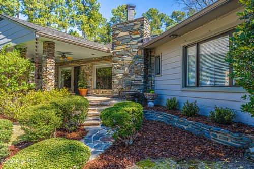 250 Country Club Cir, Southern Pines, NC, 28387-6504 | Card Image