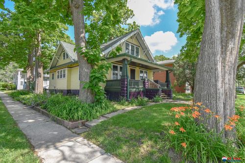 2002 S 11th St, Lincoln, NE, 68502-2214 | Card Image