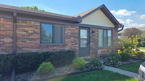 30766 Quinkert St, Roseville, MI, 48066-1649 | Card Image