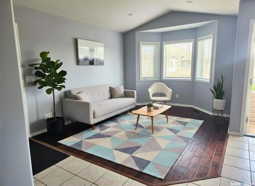 4044 Buckingham Dr E, Regina, SK, S4V3A9 | Card Image