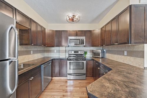 8-50 8 Ave Se, High River, AB, T1V1E8 | Card Image