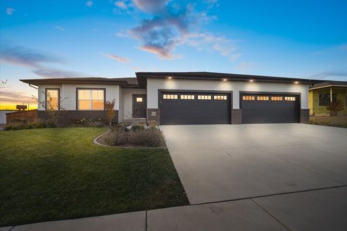 21 Brookstone Cir, Bloomington, IL, 61704-8698 | Card Image