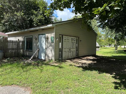 1333 E Caro Rd, Caro, MI, 48723-9306 | Card Image