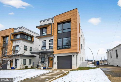 911 S Oak St, ARLINGTON, VA, 22204-4511 | Card Image