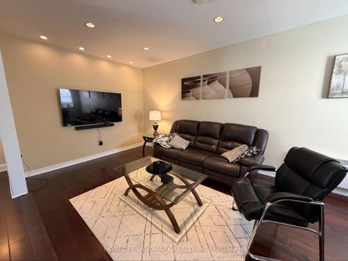 2603 Bromsgrove Rd, Mississauga, ON, L5J1M1 | Card Image