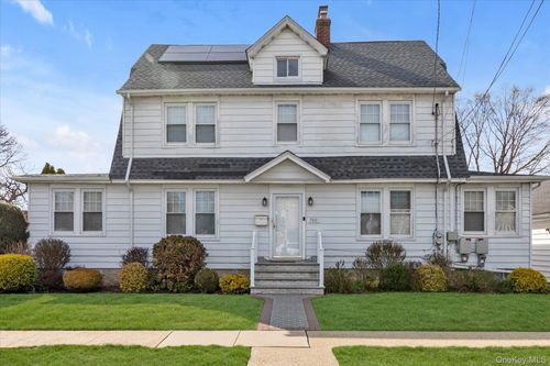 700 Partridge Ave, West Hempstead, NY, 11552-3808 | Card Image