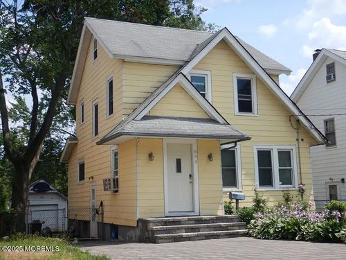 693 Chestnut Ave, Teaneck, NJ, 07666-2403 | Card Image