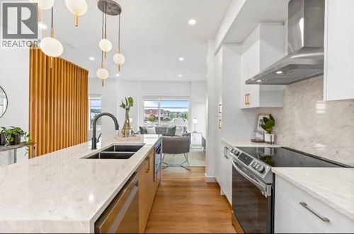 200 Belvedere Dr Se, Calgary, AB, T2A7L5 | Card Image