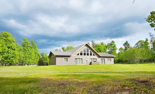 Rear exterior of home | Image 6