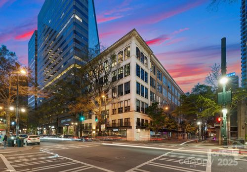 unit-615-127 N Tryon St, Charlotte, NC, 28202-1170 | Card Image