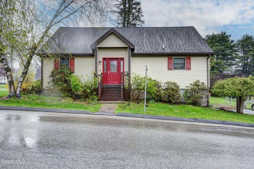 31 Walnut Ave, Johnstown, NY, 12095-1104 | Card Image