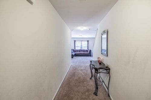 233 Wayfair Ln, Wellford, SC, 29385-9800 | Card Image