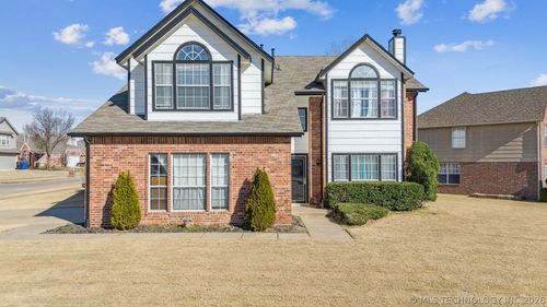 1301 N Willow Ave, Broken Arrow, OK, 74012-9142 | Card Image