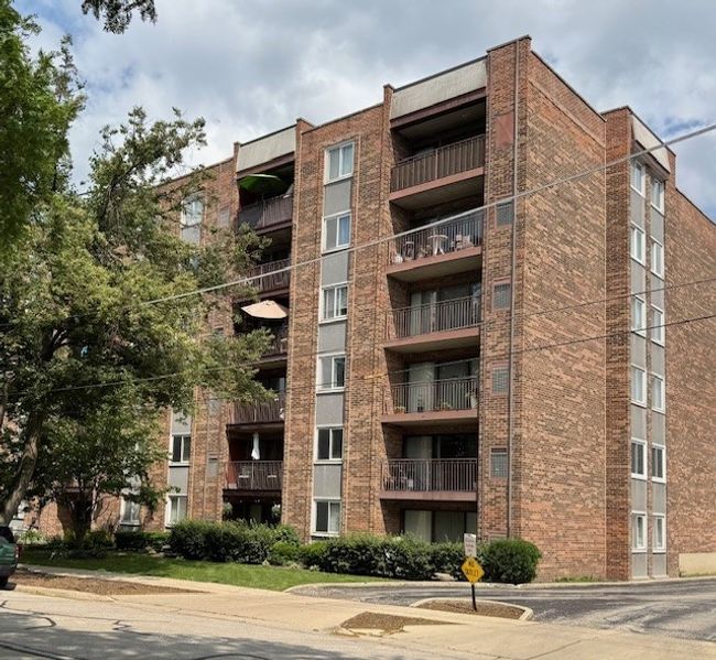 APT-3A - 825 Pearson St, Condo with 2 bedrooms, 2 bathrooms and 1 parking in Des Plaines IL | Image 47