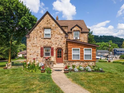 800 Grant St, East Brady, PA, 16028-1114 | Card Image