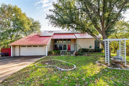 1612 Lakecrest Cir, Granbury, TX, 76048-2786 | Card Image