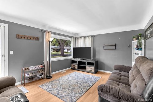 12030 Arcola St, Livonia, MI, 48150-2346 | Card Image