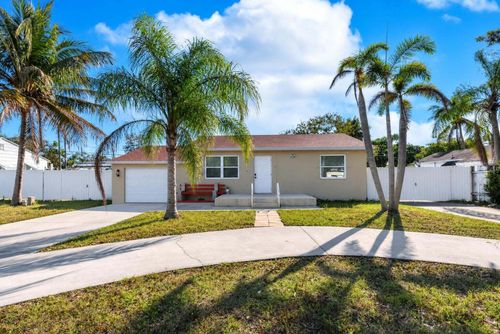 3914 Serubi Ave, Palm Springs, FL, 33461-4024 | Card Image