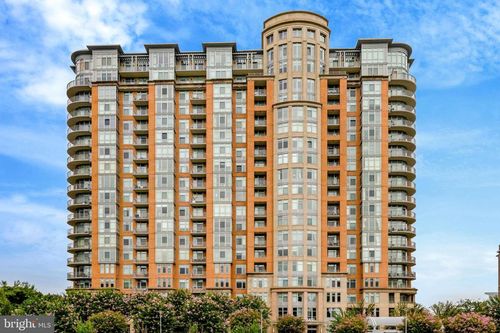 812-8220 Crestwood Heights Dr, Mclean, VA, 22102-3133 | Card Image